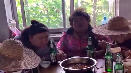 农村老娘们吃大瓜视频播放,视频播放引发热议